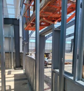 A metal frame with a scaffolding.